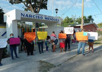Padres de familia protestan por robos constantes a kínder de Chetumal