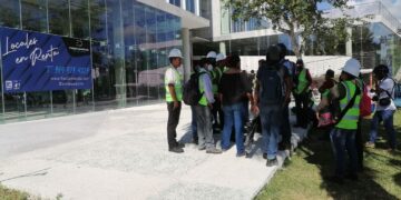 Denuncian trabajadores del Tren Maya en Playa del Carmen irregularidades de empresa contratista