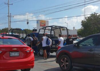 Ejecutan a canadiense en Playa del Carmen; hay dos detenidos