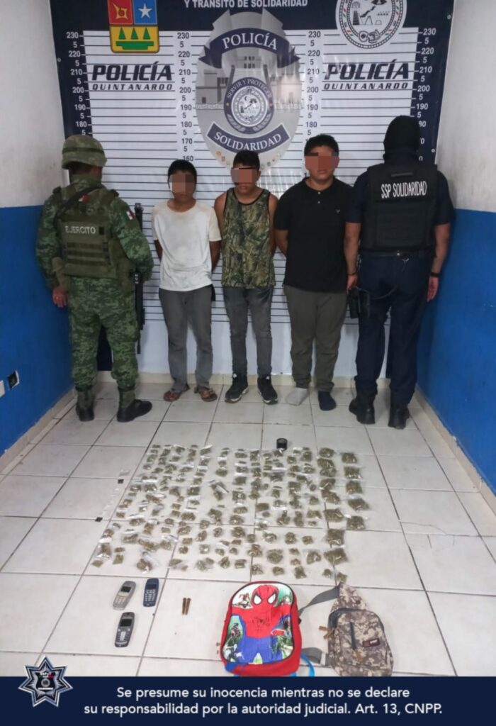 Golpe al narcomenudeo caen sujetos con 250 dosis y cartuchos en Playa del Carmen