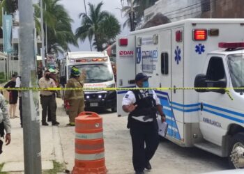 Mueren dos en explosión en el centro de Playa del Carmen
