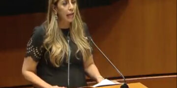 Pide Marybel Villegas licencia a su cargo