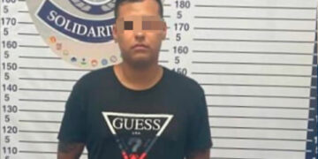 Se identificaba como policía para agredir a oficiales en la Quinta Avenida; es detenido