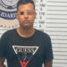 Se identificaba como policía para agredir a oficiales en la Quinta Avenida; es detenido