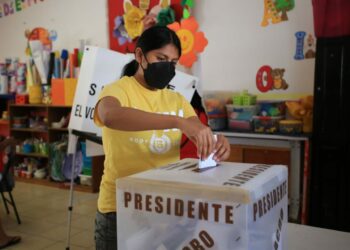 Cierran casillas en Puerto Aventuras tras concurrida asamblea vecinal para elegir a alcalde