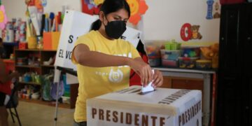 Cierran casillas en Puerto Aventuras tras concurrida asamblea vecinal para elegir a alcalde