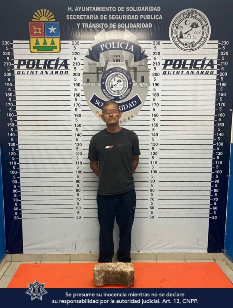 Detienen a sujeto por romper cristales de Subway Playa del Carmen