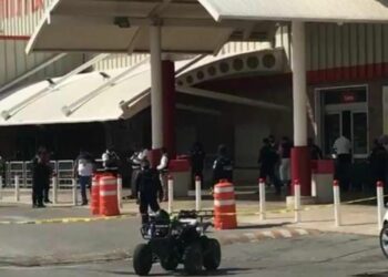 Disparan contra un maestro afuera del City Club de Playa del Carmen; pistolero huye en taxi