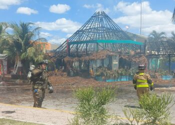 Incendio consume restaurante ‘Nativo’ de Playa del Carmen