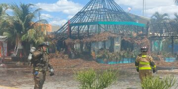 Incendio consume restaurante ‘Nativo’ de Playa del Carmen