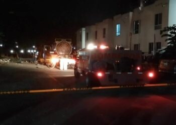 Muere hombre al incendiarse casa en Villas del Sol