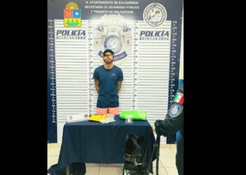 Policías de Solidaridad decomisan droga a joven extranjero
