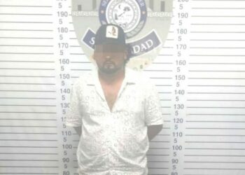 Sujeto es asegurado con una licencia de conducir falsa en Playa del Carmen