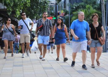 Cubrebocas uso voluntario en espacios abiertos, en transporte público obligatorio