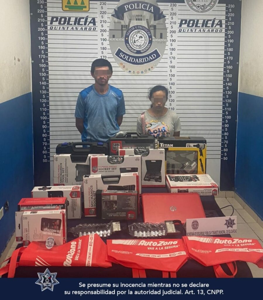 Detienen a pareja por robo en AutoZone de Playa del Carmen