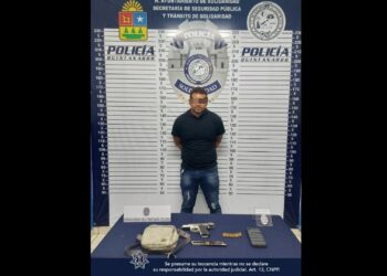 Hombre armado es detenido en Solidaridad mientras caminaba por la calle