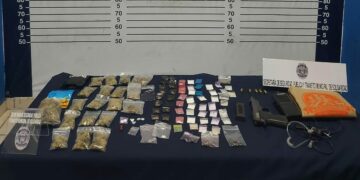 Aseguran dosis de droga en la Quinta Avenida