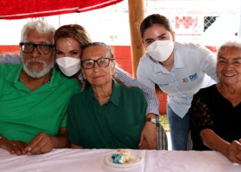 Celebra Lili Campos y Rosita Escobedo a los abuelitos por el Día del Padre