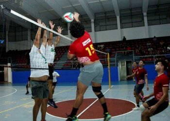 BraMex se impone a Los Aztecas en juego amistoso de voleibol de sala