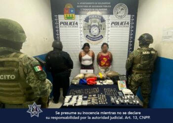 Detienen a dos mujeres con réplica de arma y más de 170 dosis en Playa del Carmen