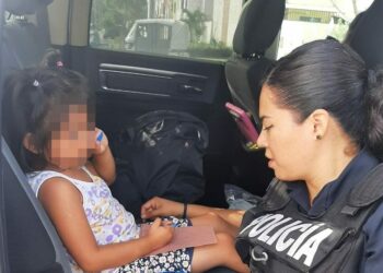 Resguardan a pequeña de 4 años que deambulaba sola en Playa del Carmen
