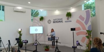 ‘Pintaban’ calles con asfalto en Solidaridad