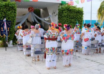 Celebra edil con el gremio taxista en honor a la Virgen del Carmen