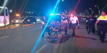 'Auto fantasma' atropella a un hombre en el bulevar Playa del Carmen 