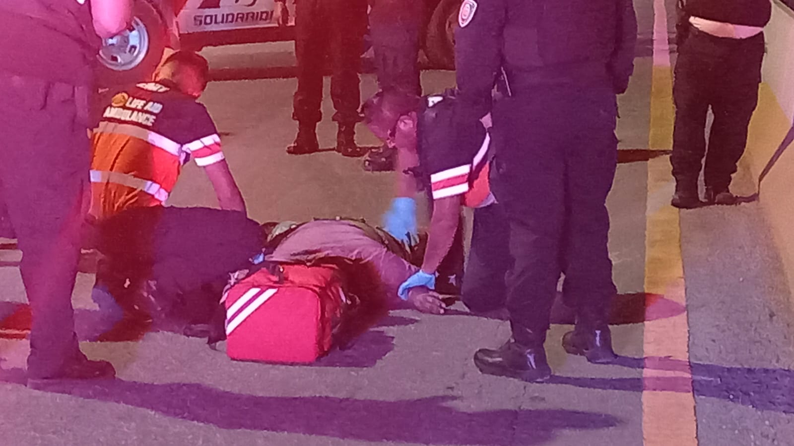 'Auto fantasma' atropella a un hombre en el bulevar Playa del Carmen