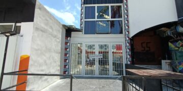 Clausuran dos bares por operar sin permisos en zona turística de Playa del Carmen