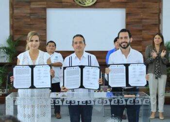 Dan certeza a taxistas con entrega de concesiones CAFECUDE 