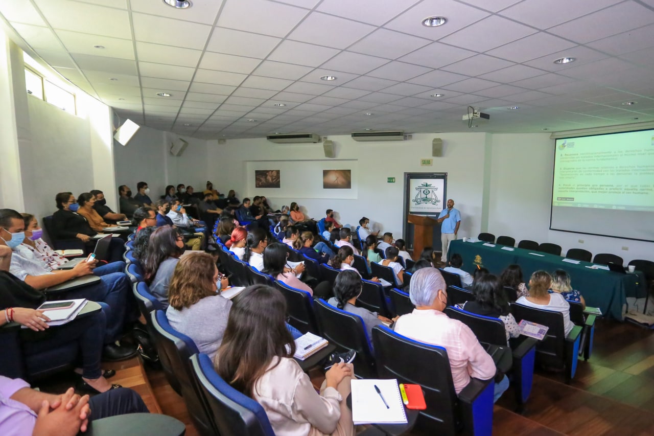 El Gobierno Municipal se capacita en derechos humanos