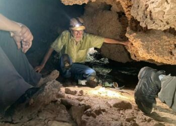 Encuentran vasija maya de 2 mil años de antigüedad en una cueva de Playa del Carmen