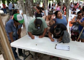 Entrega Ayuntamiento de Solidaridad apoyo a comunidades