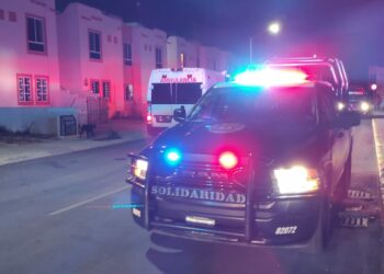 Hombre es rociado con gasolina y abandonado con las manos esposadas en Playa del Carmen