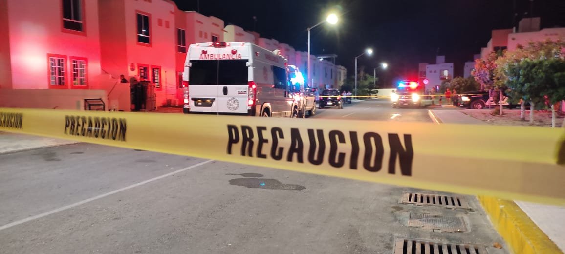 Hombre es rociado con gasolina y abandonado con las manos esposadas en Playa del Carmen