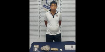 Persecución en El Pedregal termina con hombre detenido en posesión de marihuana