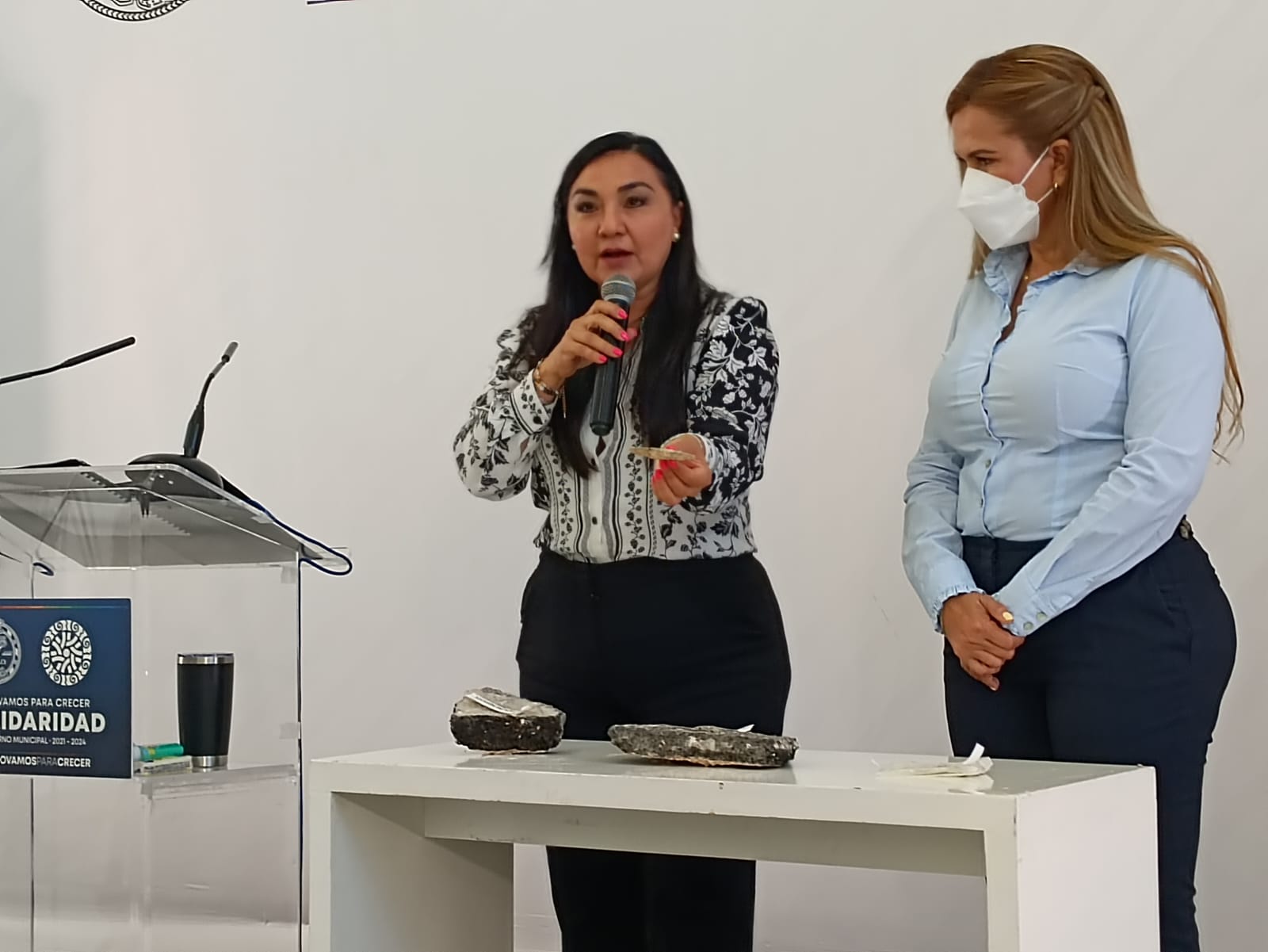 ‘Pintaban’ calles con asfalto en Solidaridad