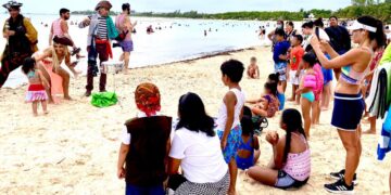 Llevan cuenta cuentos a las playas