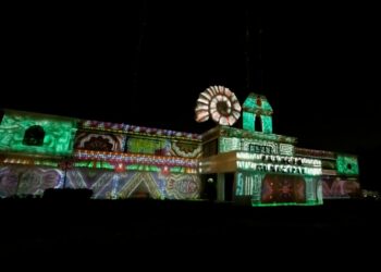Con video mapping contaron la historia de Solidaridad