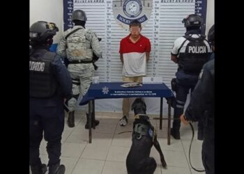 Policías detienen riña y descubren que uno de los implicados estaba armado