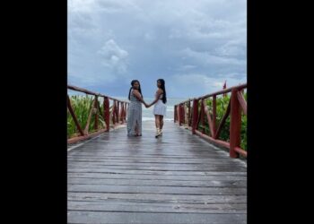 Presume Yalitza Aparicio su visita a la Riviera Maya