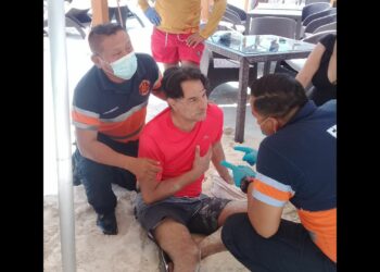 Tromba lesiona a tres bañistas en Playa del Carmen