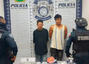 Detienen a dos hombres con más de 150 dosis de droga en el fraccionamiento Villas del Sol de Playa del Carmen 