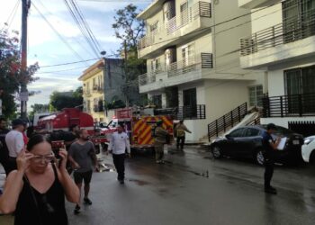 Evacúan edificios por fuga de gas en Playa del Carmen