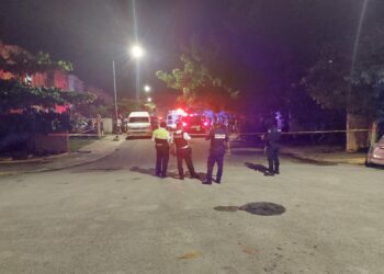 Hieren de bala a tres integrantes de una familia en Playa del Carmen