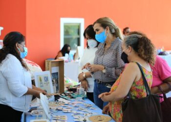 Lili Campos apoya a mujeres solidarenses