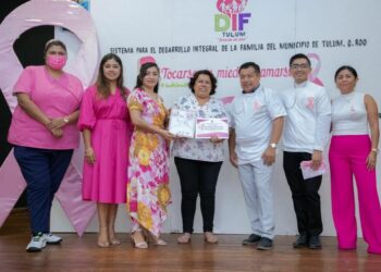 Tocarse sin miedo, es amarse: Promueve Ileana Canul de Dzul pláticas contra el Cáncer de Mama