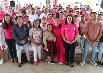 Atiende y previene DIF Solidaridad el cáncer de mama