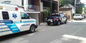 Joven es herida en asalto en el centro de Playa del Carmen